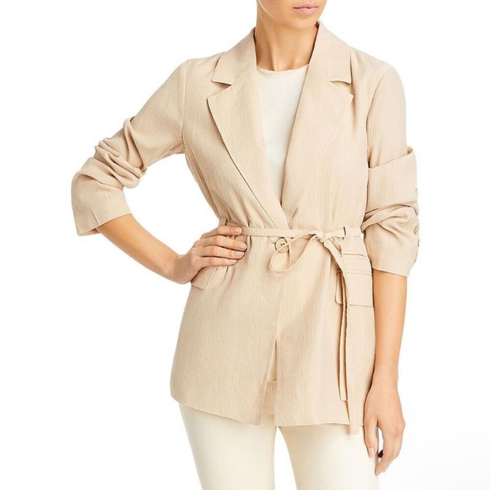 🚨NEVER WORN🚨 Avec Les Filles Crinkle Belted Blazer